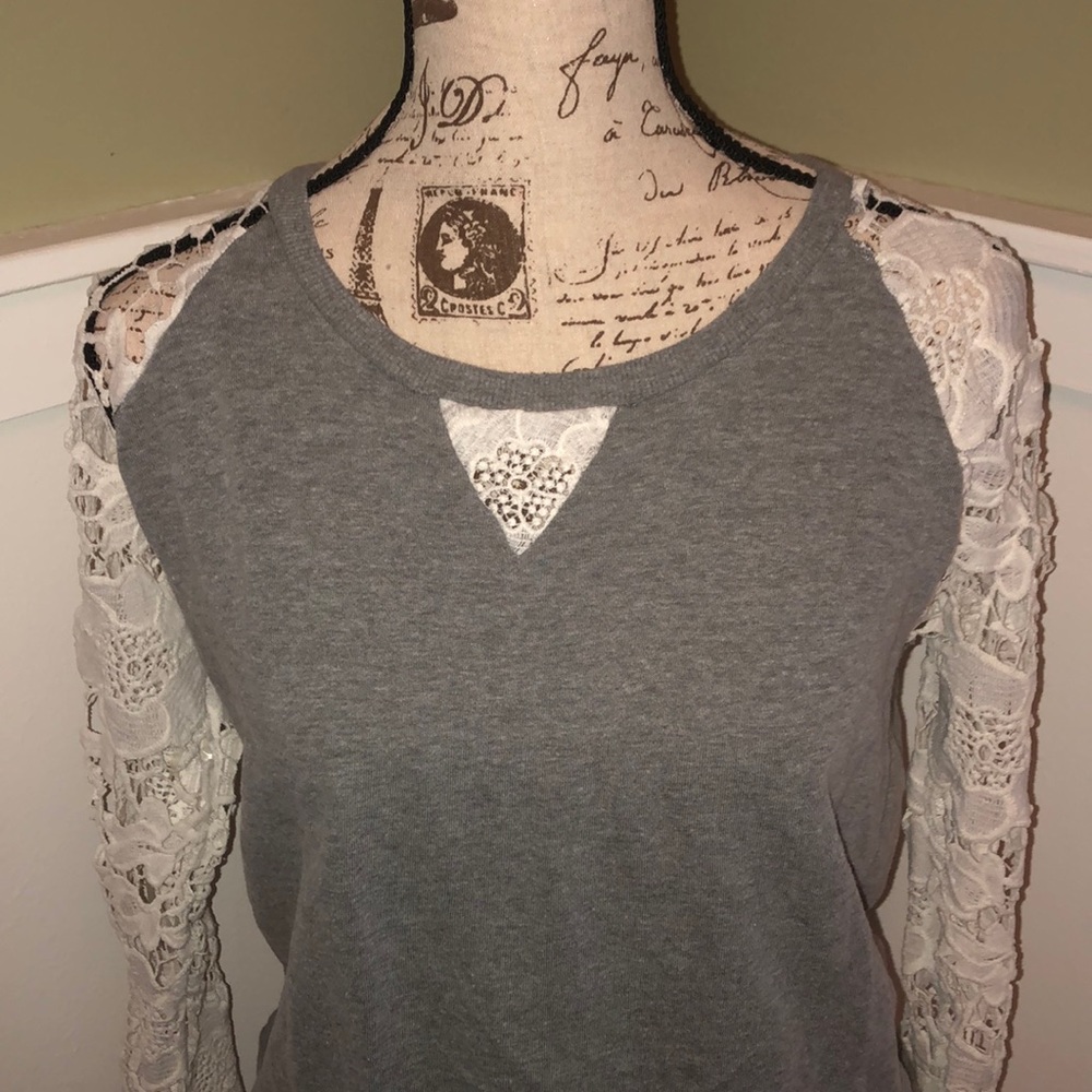 3/$25:  iJeans, juniors shirt(M)
